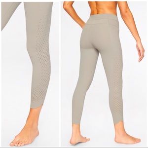 Athleta Chakra 7/8 Tight